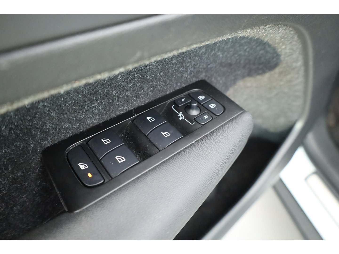 Volvo XC40 1.5 T5 Recharge Inscription | Pano-dak | 360 camera | Trekhaak | H&K audio | ACC+Blis | Stoel + stuurverwarming |