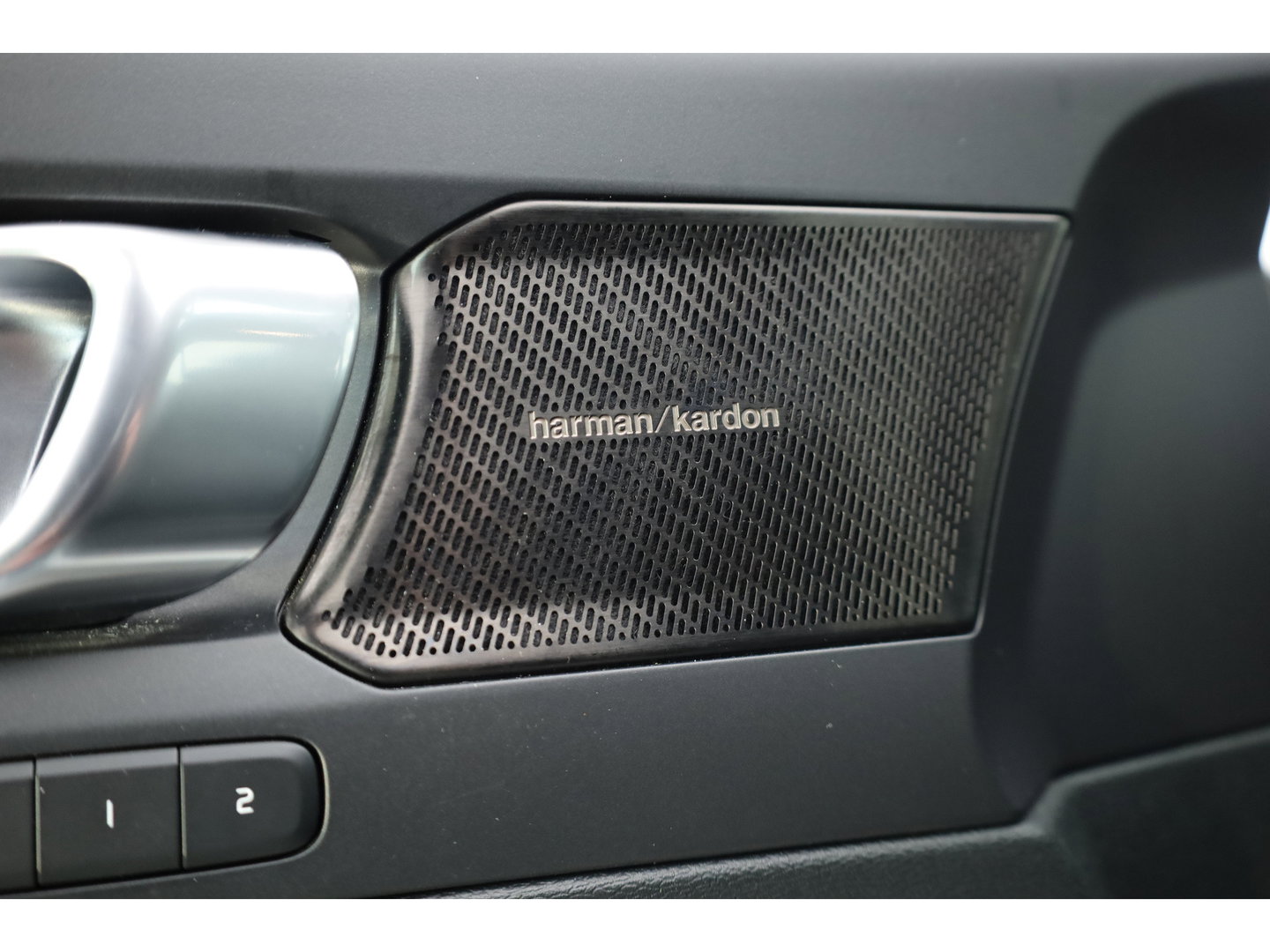 Volvo XC40 1.5 T5 Recharge Inscription | Pano-dak | 360 camera | Trekhaak | H&K audio | ACC+Blis | Stoel + stuurverwarming |