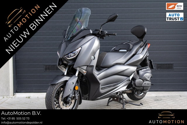 Yamaha X MAX - 400 ABS Akrapovic Handvatverwarming Keyless