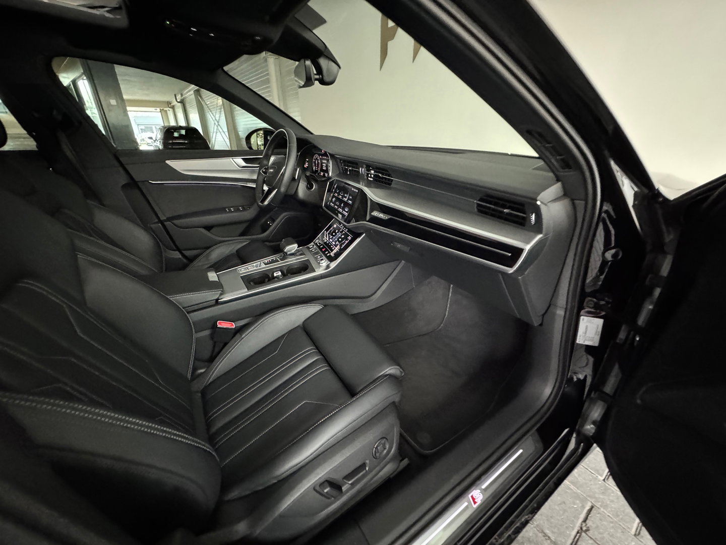 Audi A6 Avant 55 TFSI e quattro Competition Pano|Memory|Leer