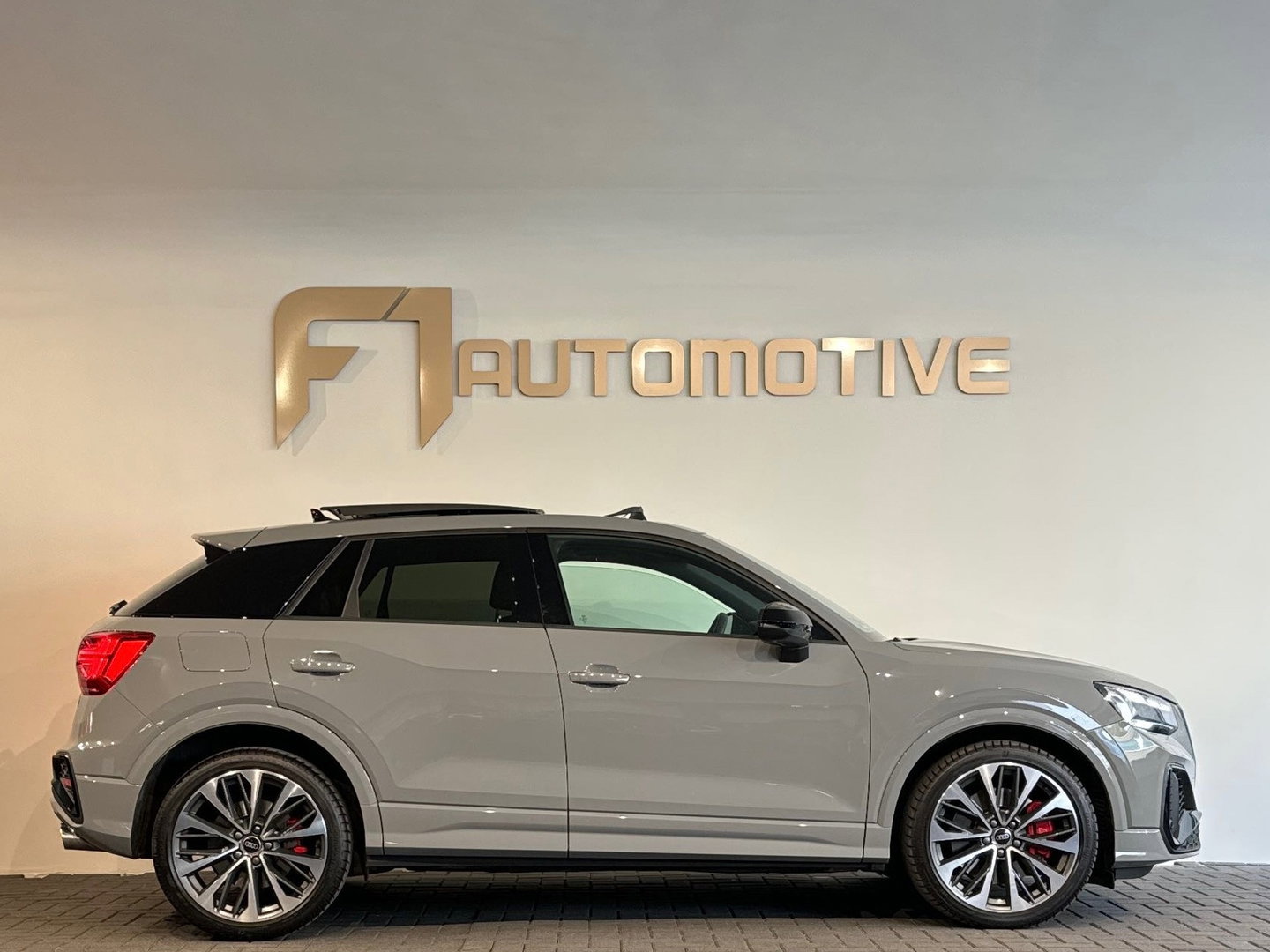Audi SQ2 2.0 TFSI quattro Pano|Sonos|Keyless|Sfeer|Leer