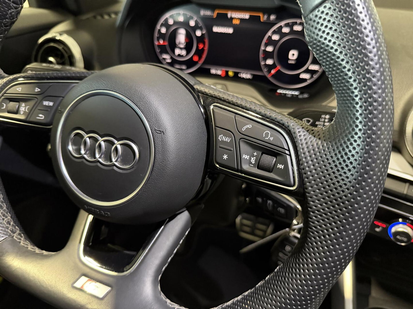 Audi Q2 35 TFSI 150PK 2X S-line Virtual Carplay Trekhaak NAP