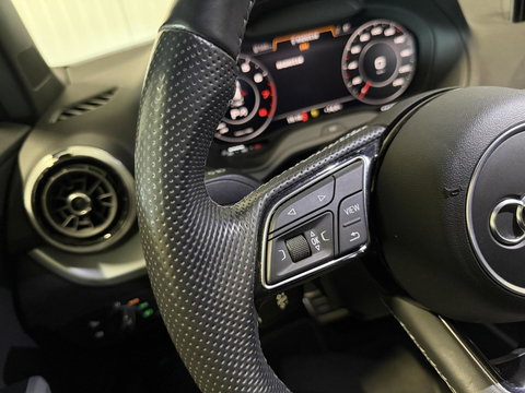 Audi Q2 35 TFSI 150PK 2X S-line Virtual Carplay Trekhaak NAP