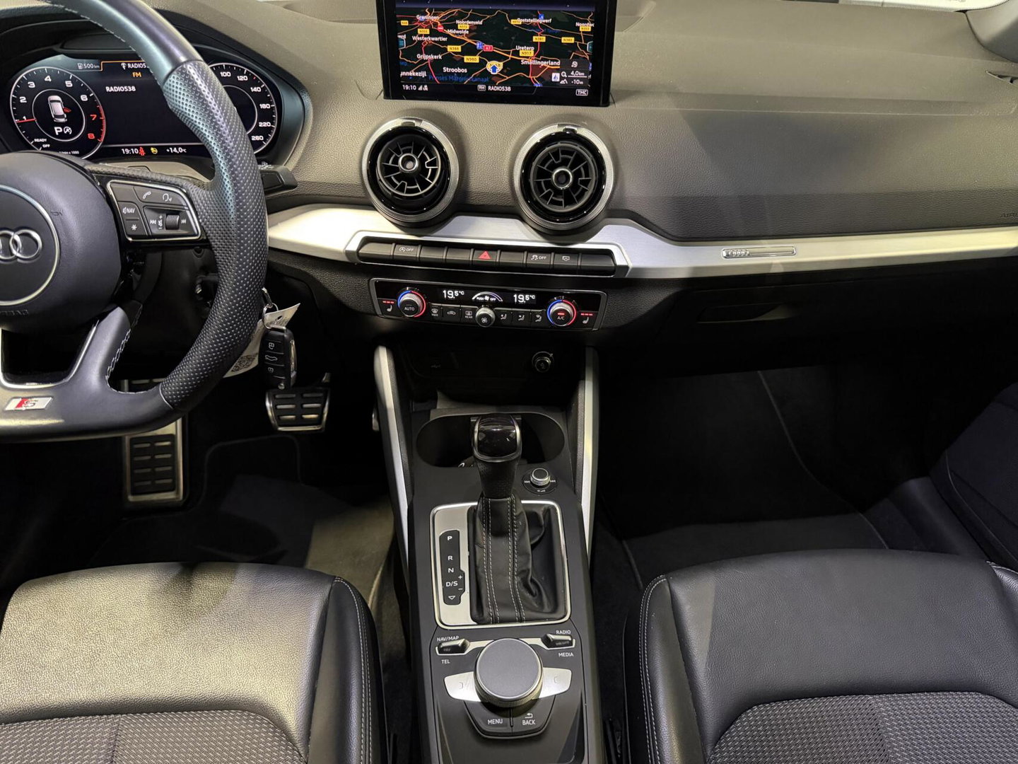 Audi Q2 35 TFSI 150PK 2X S-line Virtual Carplay Trekhaak NAP