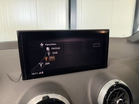 Audi Q2 35 TFSI 150PK 2X S-line Virtual Carplay Trekhaak NAP