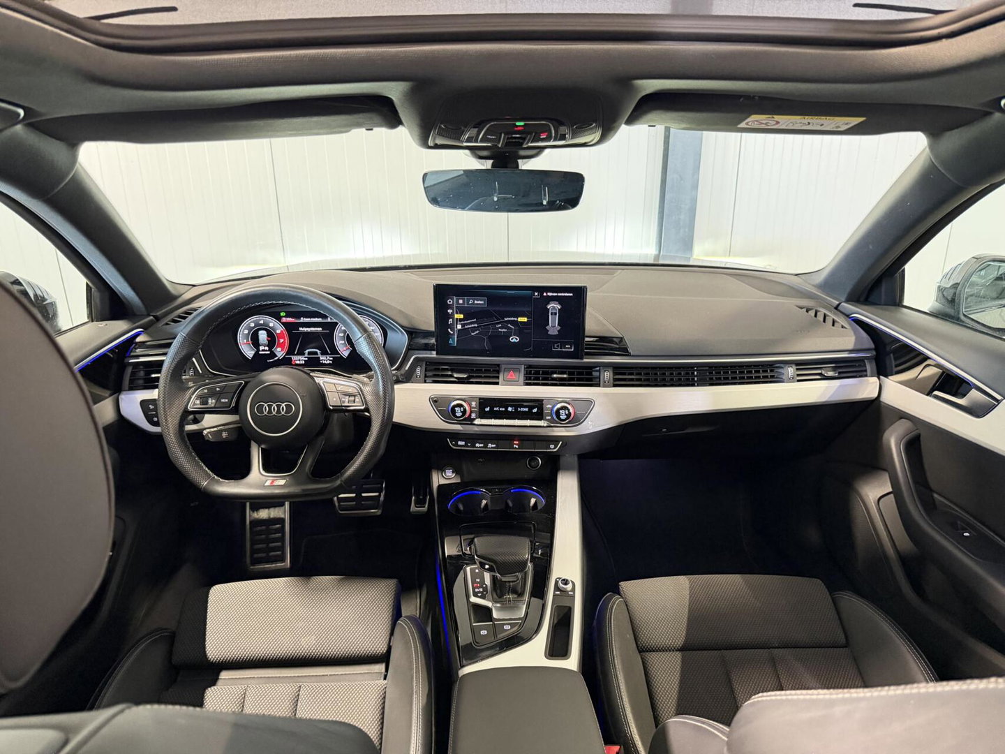 Audi A4 Avant 35 TFSI S S-line Pano Virtual Trekhaak Carplay