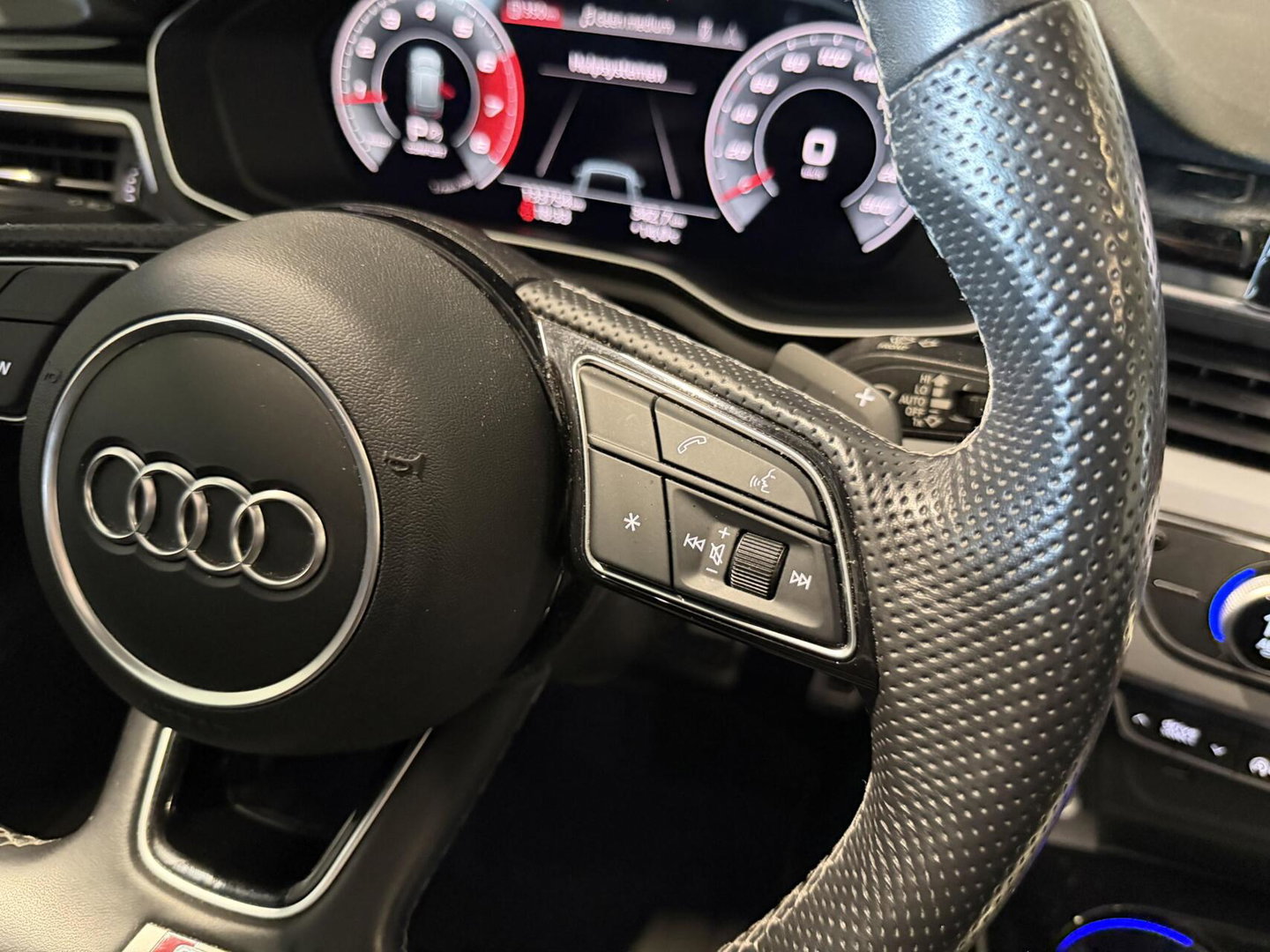 Audi A4 Avant 35 TFSI S S-line Pano Virtual Trekhaak Carplay