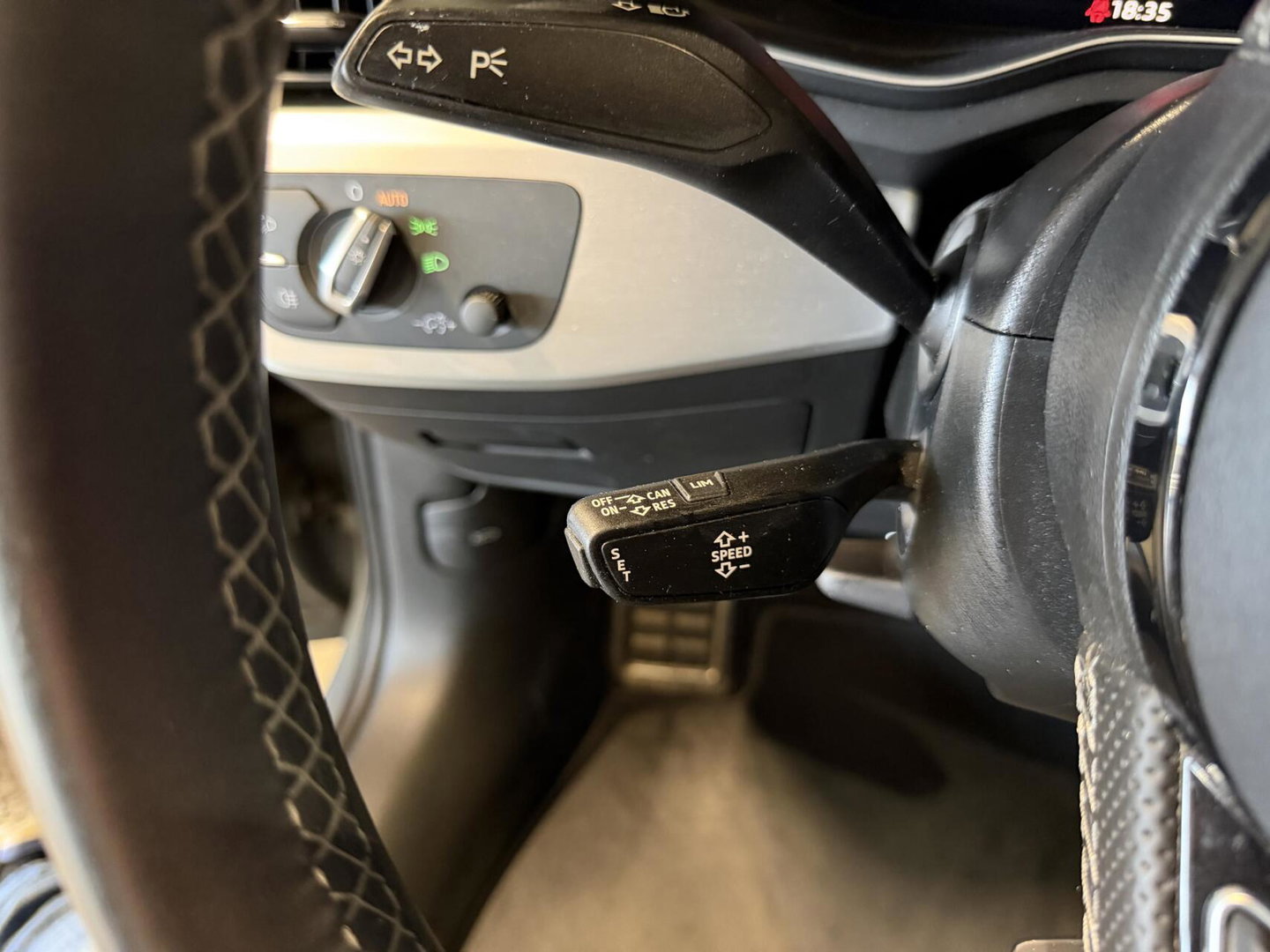 Audi A4 Avant 35 TFSI S S-line Pano Virtual Trekhaak Carplay