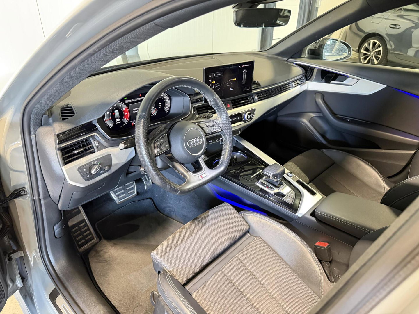 Audi A4 Avant 35 TFSI S S-line Pano Virtual Trekhaak Carplay