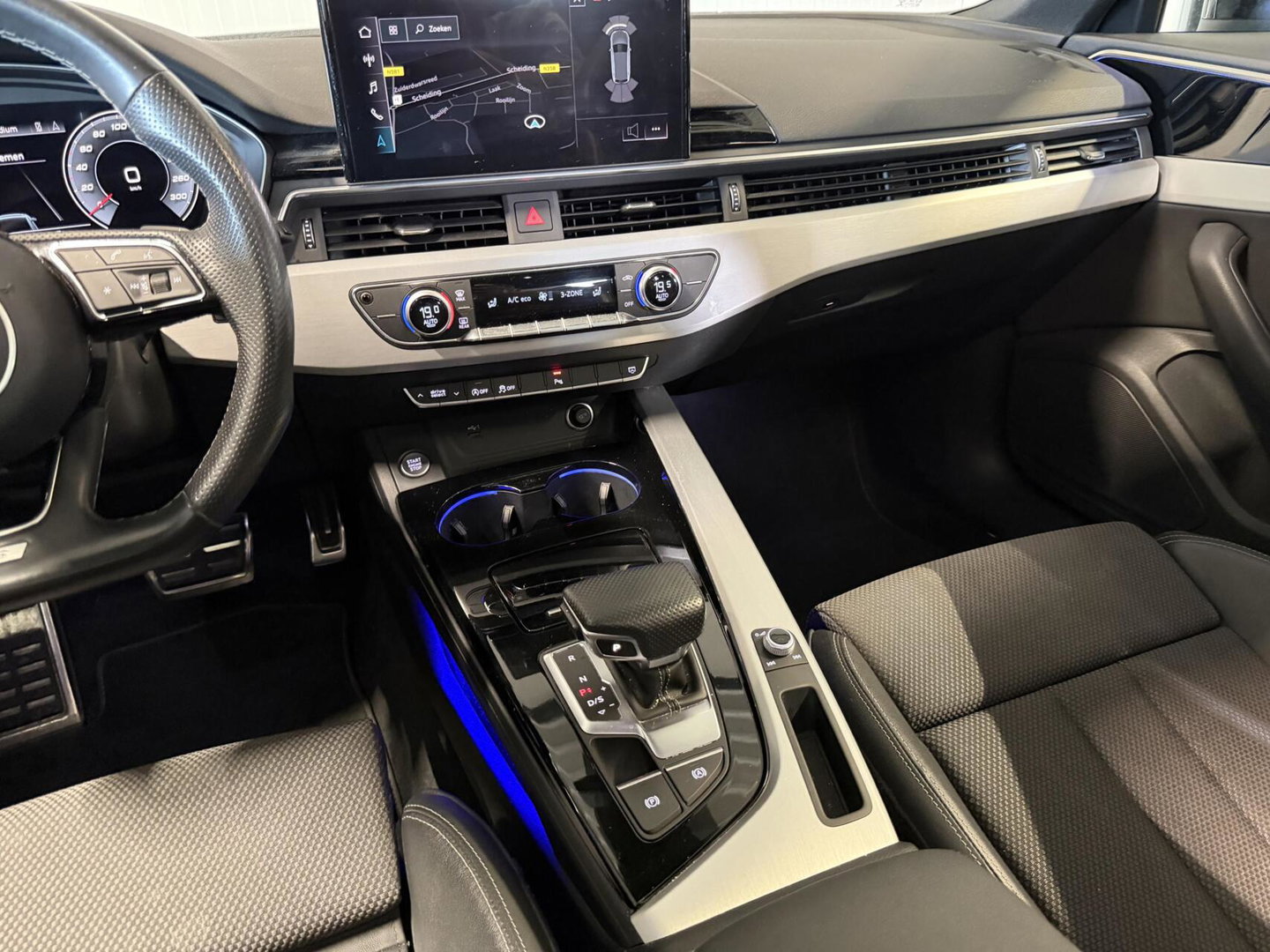 Audi A4 Avant 35 TFSI S S-line Pano Virtual Trekhaak Carplay