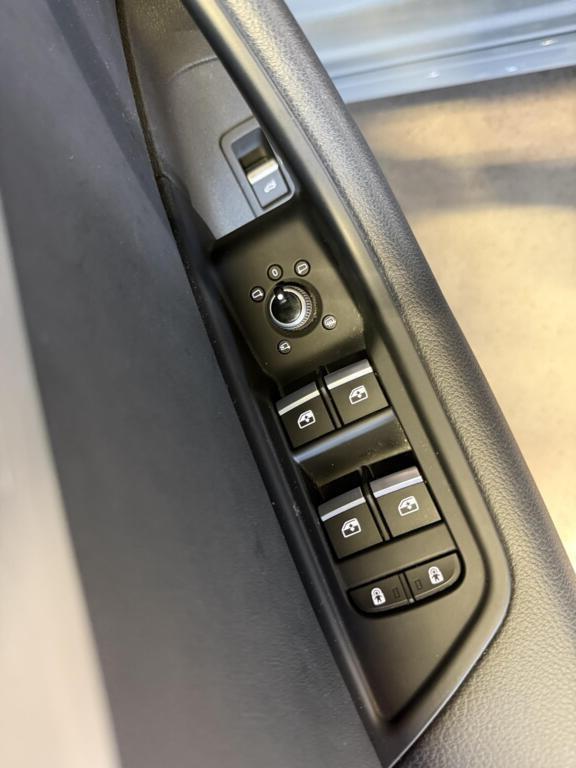 Audi A4 Avant 35 TFSI S S-line Pano Virtual Trekhaak Carplay