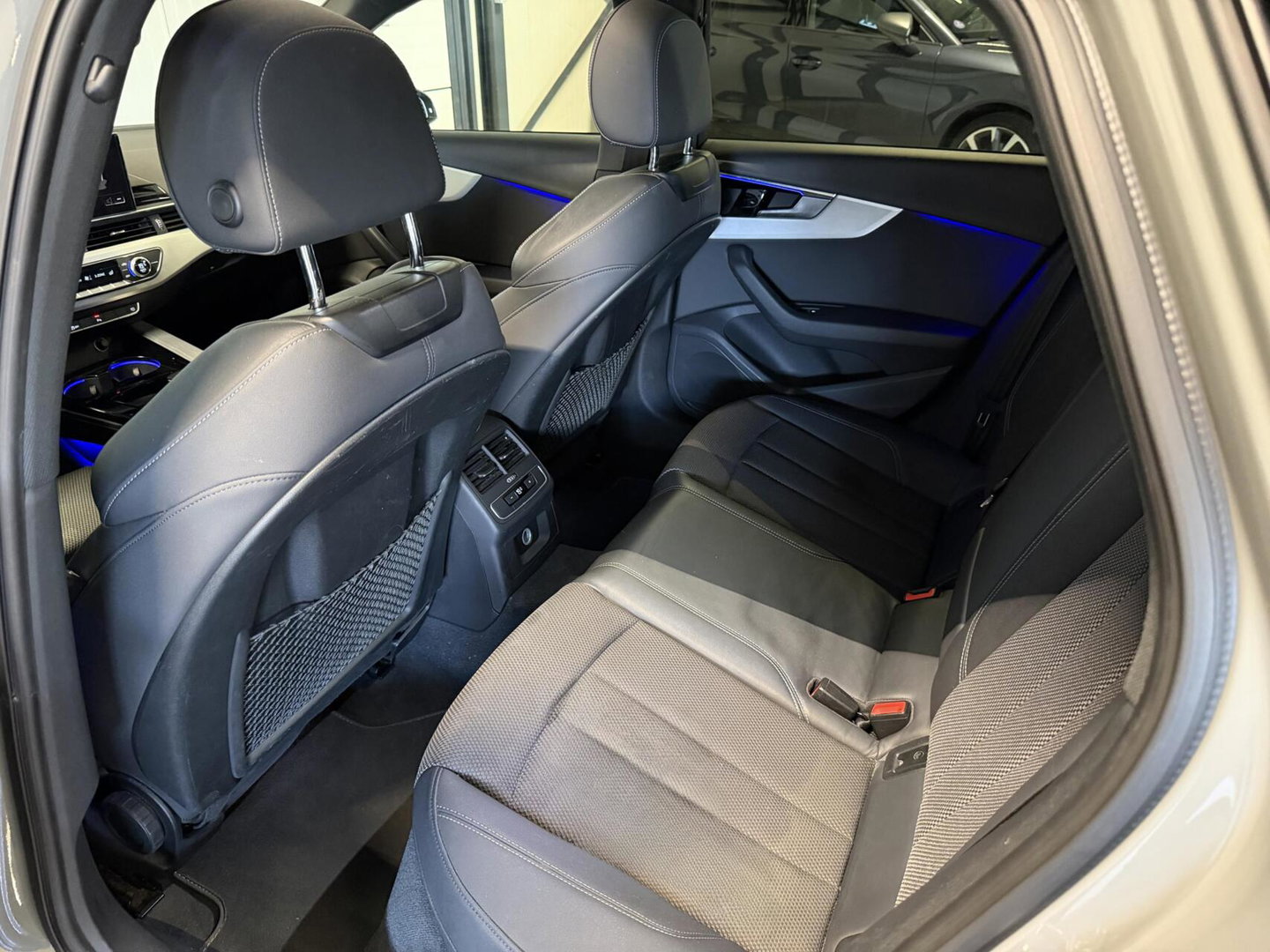 Audi A4 Avant 35 TFSI S S-line Pano Virtual Trekhaak Carplay