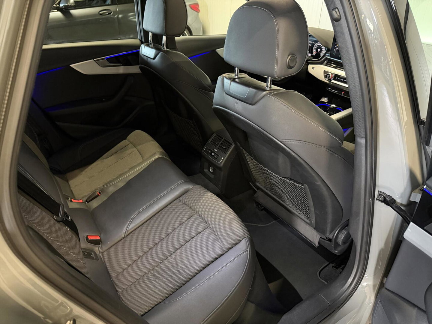 Audi A4 Avant 35 TFSI S S-line Pano Virtual Trekhaak Carplay