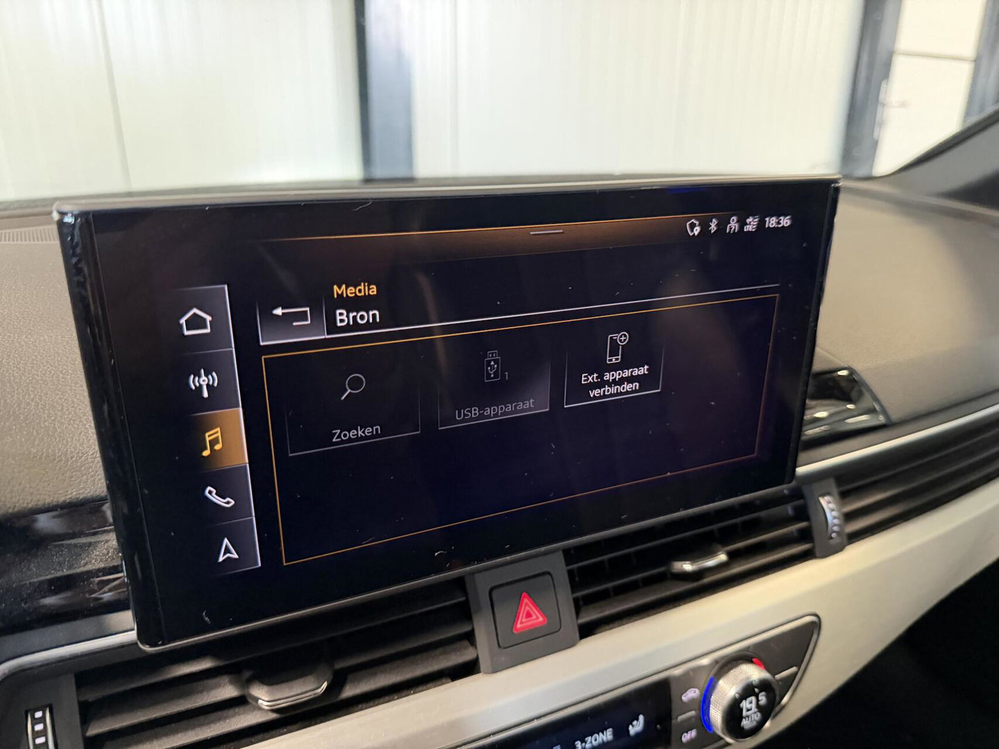 Audi A4 Avant 35 TFSI S S-line Pano Virtual Trekhaak Carplay
