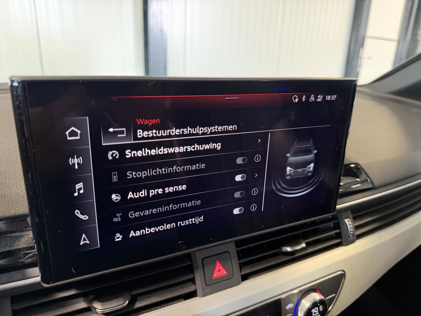 Audi A4 Avant 35 TFSI S S-line Pano Virtual Trekhaak Carplay