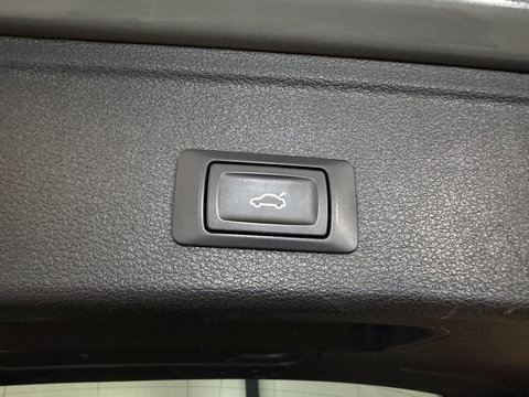 Audi A4 Avant 35 TFSI S S-line Pano Virtual Trekhaak Carplay