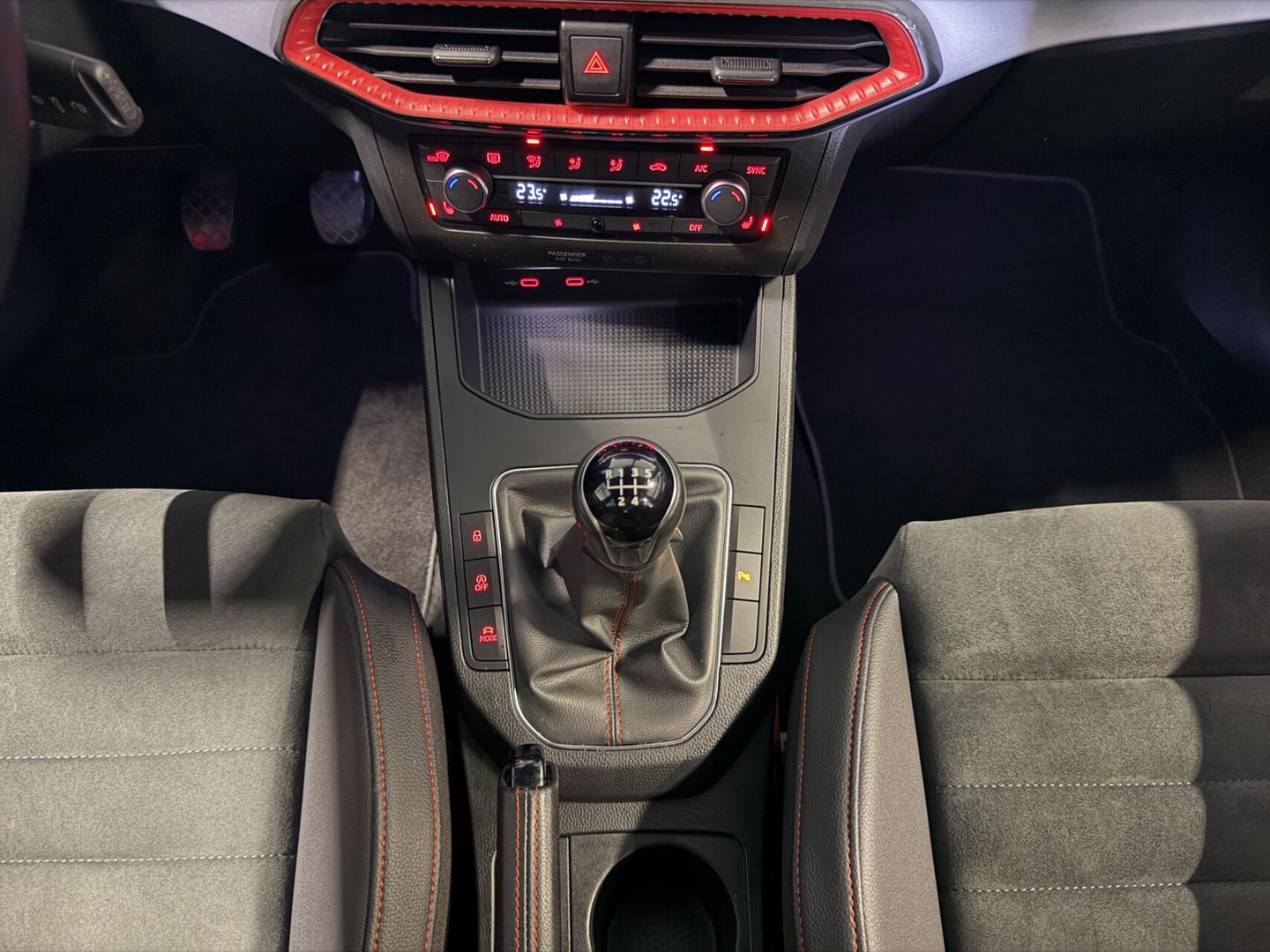 SEAT Ibiza 1.0 TSI FR Business Intense Virtual Camera Sfeer