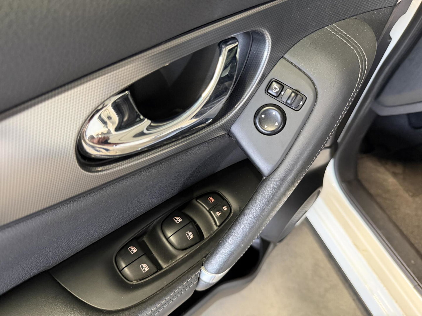 Nissan QASHQAI 1.3 DIG-T Tekna + Bose Leer Carplay Camera