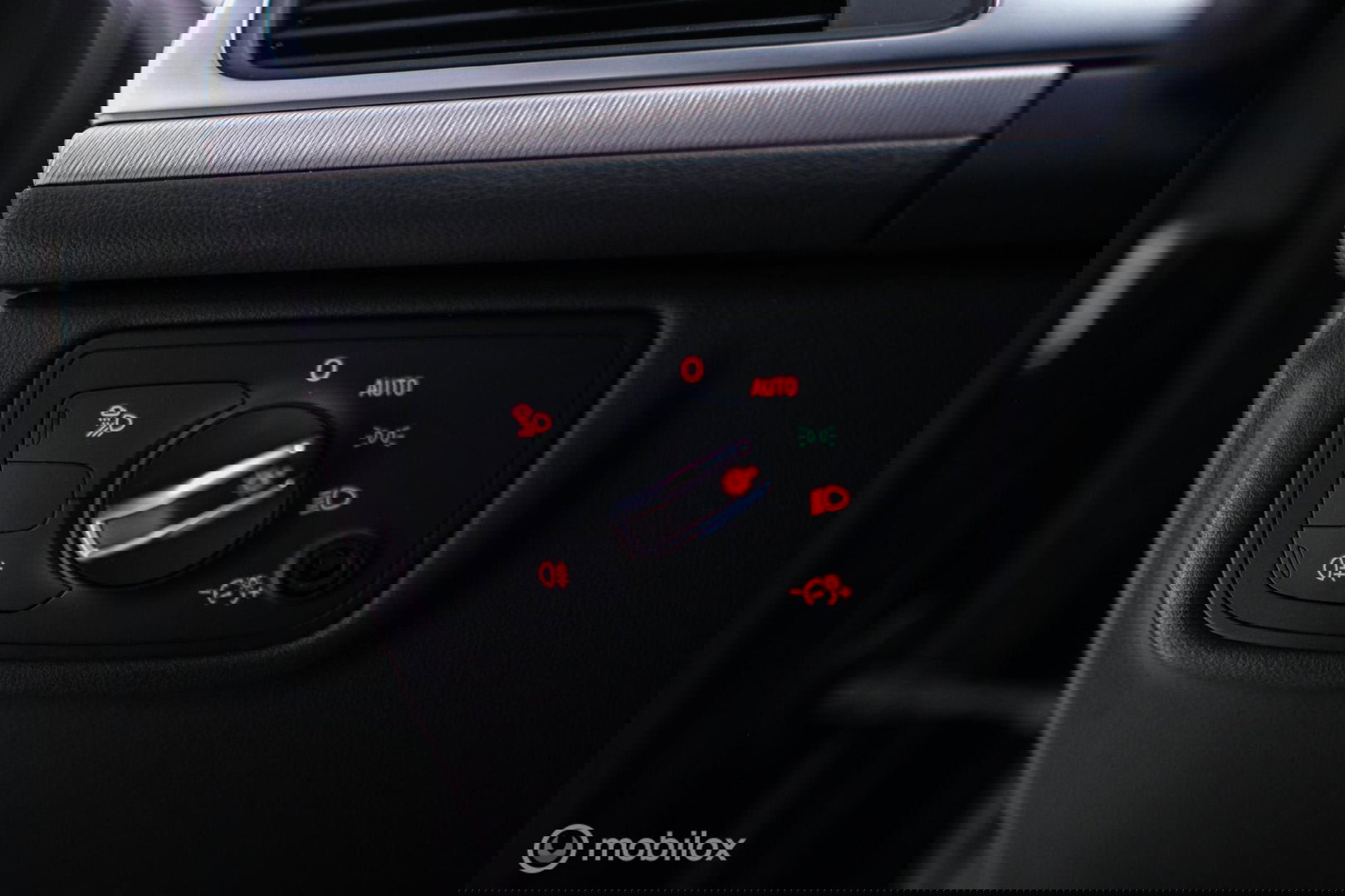 Audi A6 Avant 2.0 TDI ultra S line Edition | Bose | Trekhaak | Adaptive cruise | Leder | Dealer oh | zeer nette auto |