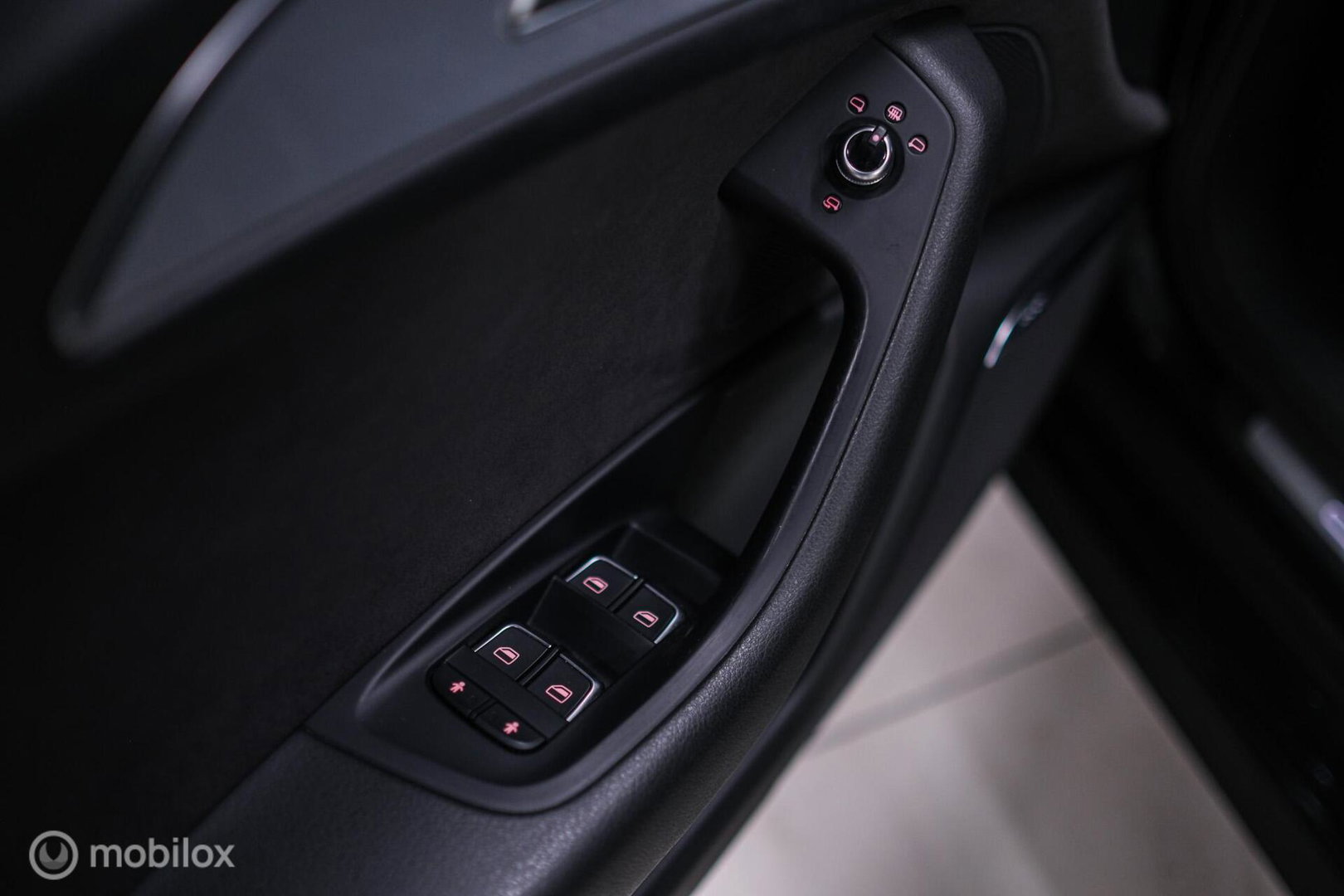 Audi A6 Avant 2.0 TDI ultra S line Edition | Bose | Trekhaak | Adaptive cruise | Leder | Dealer oh | zeer nette auto |