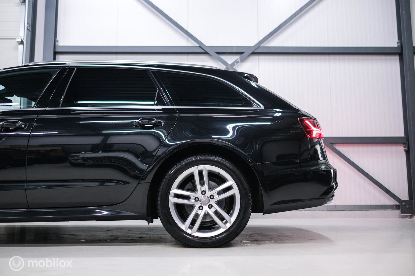 Audi A6 Avant 2.0 TDI ultra S line Edition | Bose | Trekhaak | Adaptive cruise | Leder | Dealer oh | zeer nette auto |