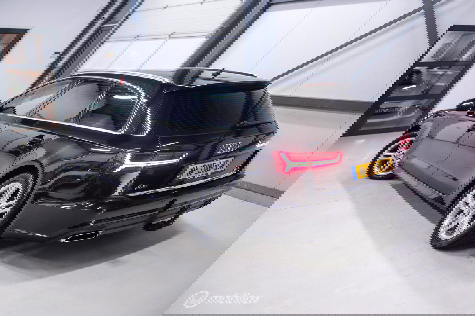 Audi A6 Avant 2.0 TDI ultra S line Edition | Bose | Trekhaak | Adaptive cruise | Leder | Dealer oh | zeer nette auto |