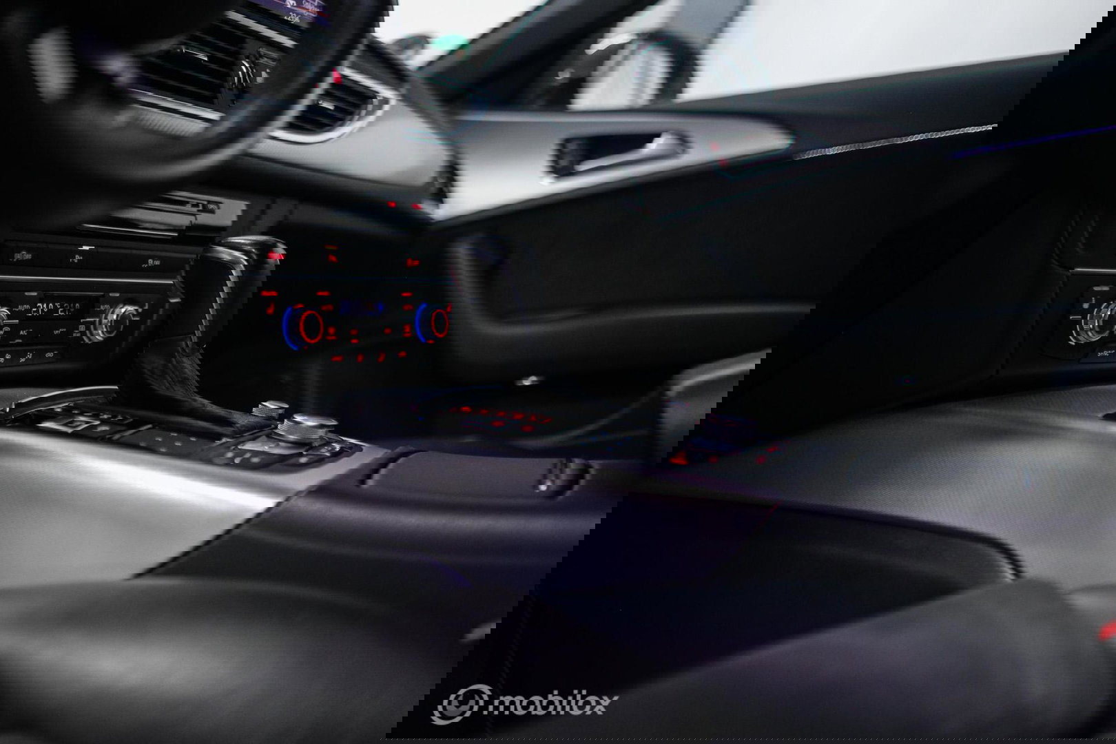 Audi A6 Avant 2.0 TDI ultra S line Edition | Bose | Trekhaak | Adaptive cruise | Leder | Dealer oh | zeer nette auto |