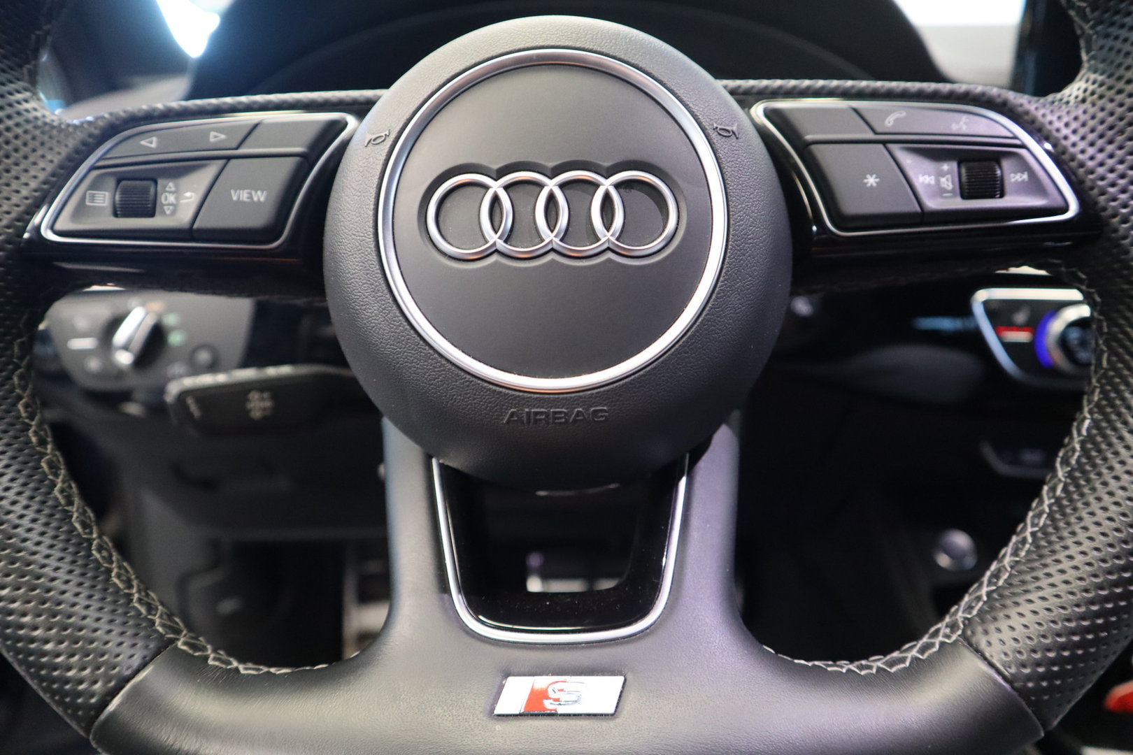 Audi A4 Avant 40 TFSI S edition Cruise/Climate PDC 204PK! 24 Maanden garantie* (Vraag naar de voorwaarden)