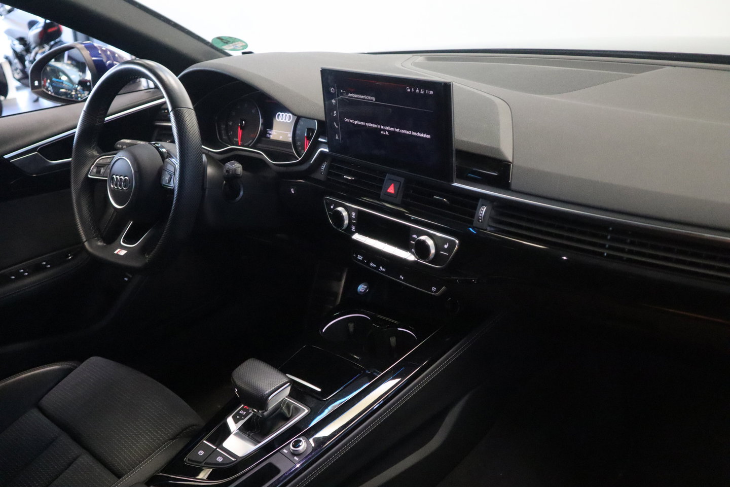 Audi A4 Avant 40 TFSI S edition Cruise/Climate PDC 204PK! 24 Maanden garantie* (Vraag naar de voorwaarden)