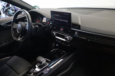 Audi A4 Avant 40 TFSI S edition Cruise/Climate PDC 204PK! 24 Maanden garantie* (Vraag naar de voorwaarden)