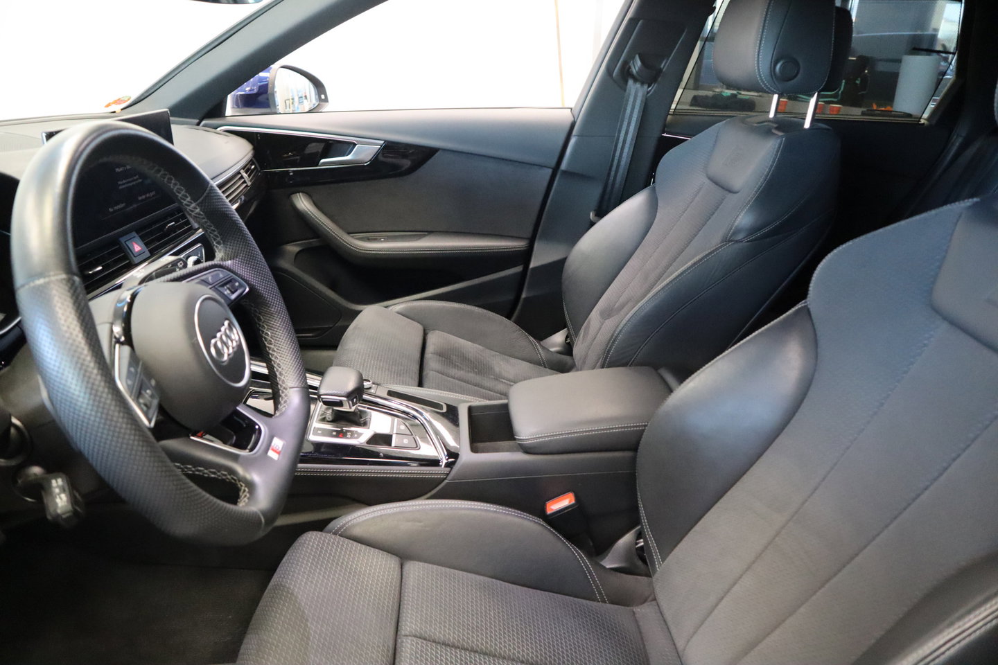 Audi A4 Avant 40 TFSI S edition Cruise/Climate PDC 204PK! 24 Maanden garantie* (Vraag naar de voorwaarden)