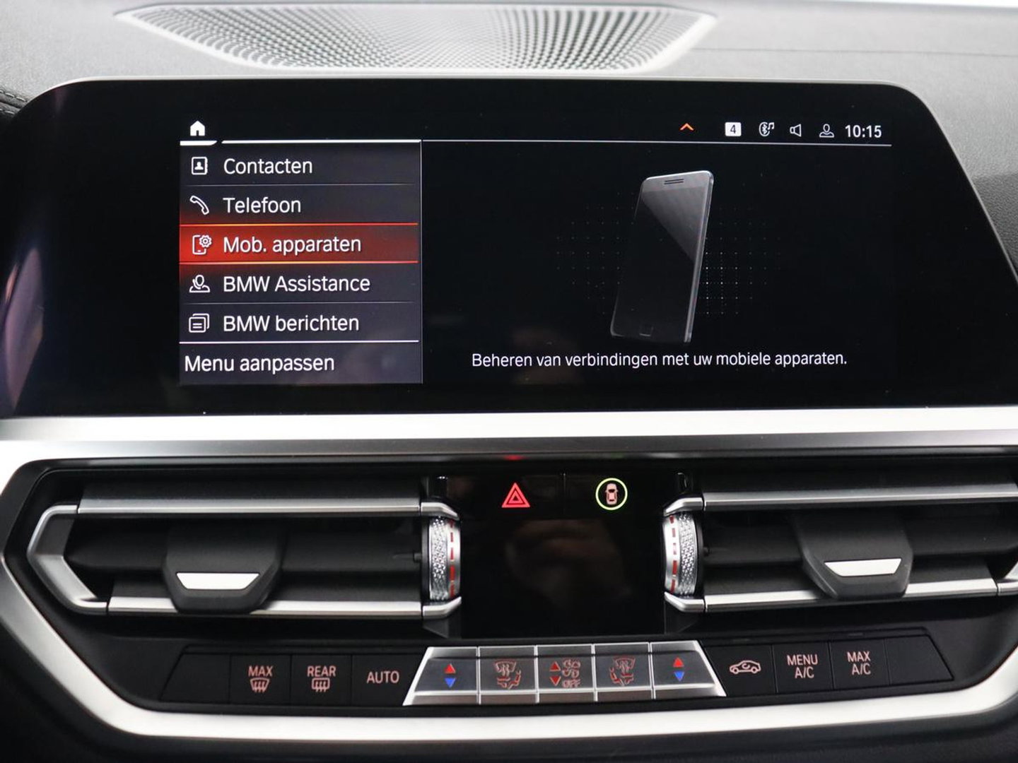 BMW 3 Serie 318i Luxury Line | Sportstoelen | Leder | Carplay | Live Cockpit | Sfeerverlichting | Trekhaak | Parkeerhulp | Climate control | Full LED | Cruise control | Bluetooth