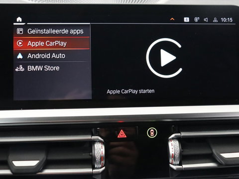 BMW 3 Serie 318i Luxury Line | Sportstoelen | Leder | Carplay | Live Cockpit | Sfeerverlichting | Trekhaak | Parkeerhulp | Climate control | Full LED | Cruise control | Bluetooth