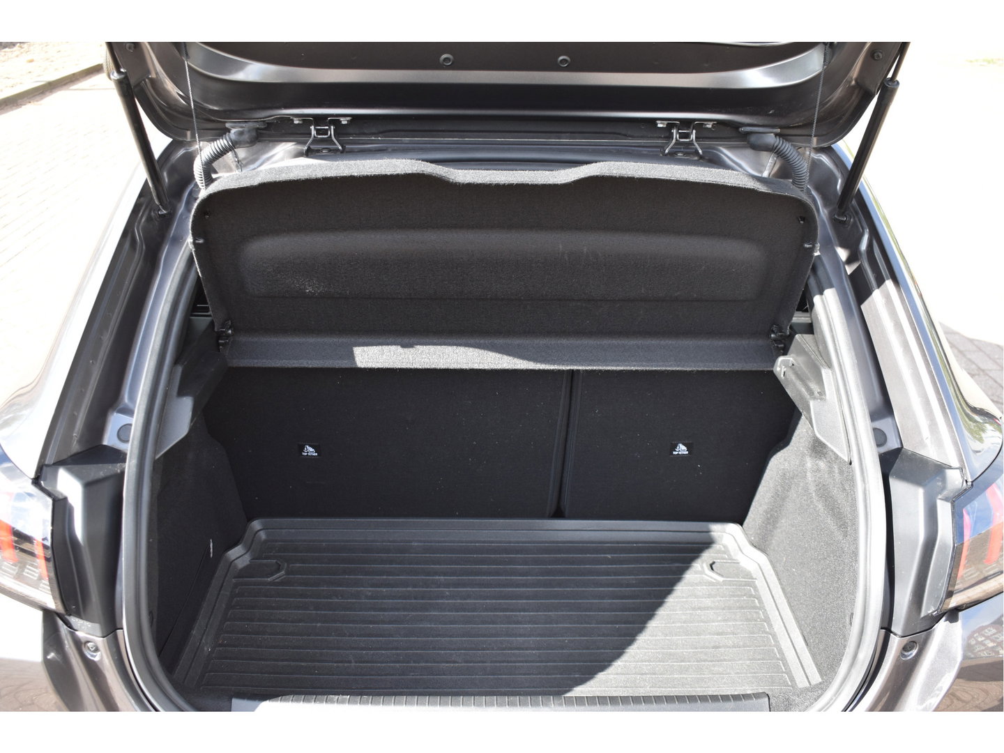 Peugeot 208 1.2 PureTech 131 pk GT-Line | Camera | Carplay | DAB | Stoelverwarming | Sfeerverlichting | Sportstoelen | Full LED