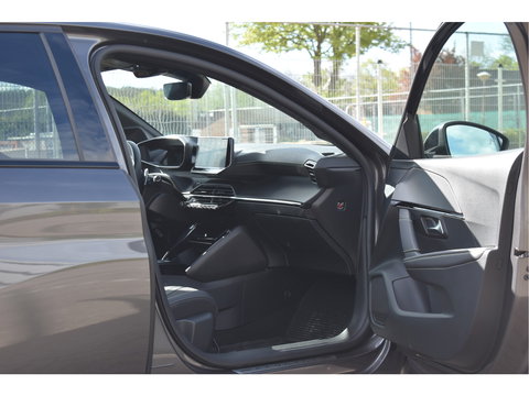 Peugeot 208 1.2 PureTech 131 pk GT-Line | Camera | Carplay | DAB | Stoelverwarming | Sfeerverlichting | Sportstoelen | Full LED