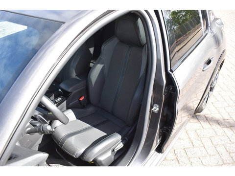 Peugeot 208 1.2 PureTech 131 pk GT-Line | Camera | Carplay | DAB | Stoelverwarming | Sfeerverlichting | Sportstoelen | Full LED
