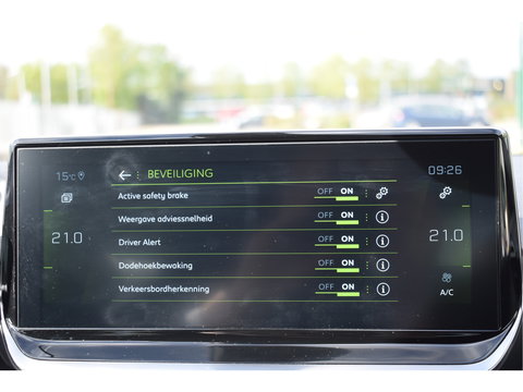 Peugeot 208 1.2 PureTech 131 pk GT-Line | Camera | Carplay | DAB | Stoelverwarming | Sfeerverlichting | Sportstoelen | Full LED