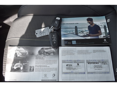 Peugeot 208 1.2 PureTech 131 pk GT-Line | Camera | Carplay | DAB | Stoelverwarming | Sfeerverlichting | Sportstoelen | Full LED