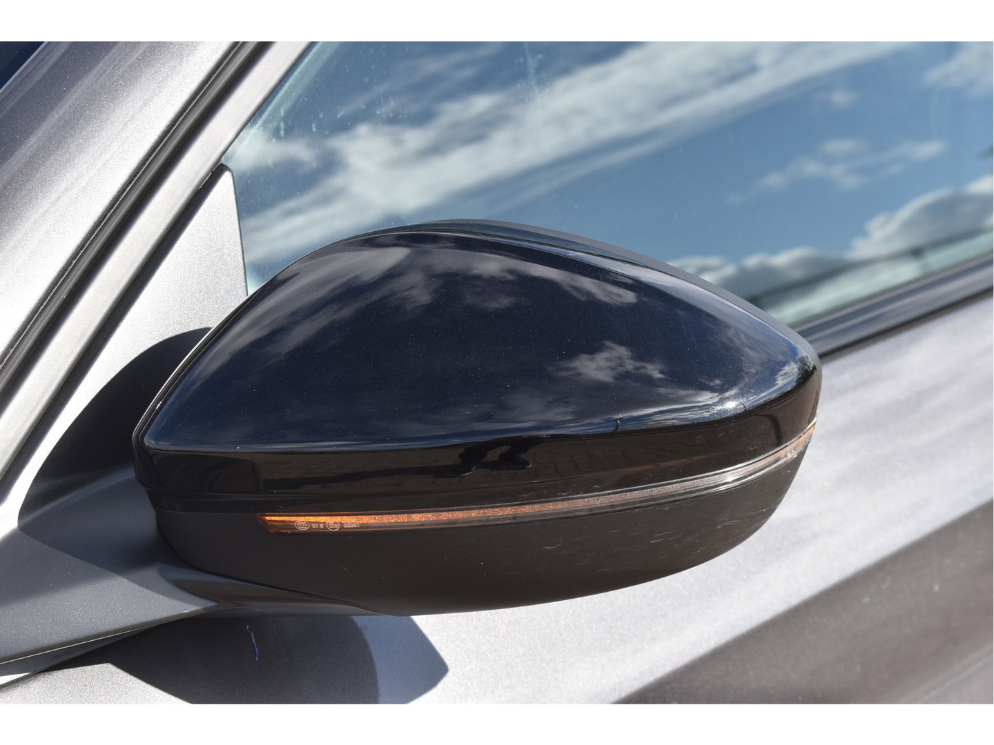 Peugeot 208 1.2 PureTech 131 pk GT-Line | Camera | Carplay | DAB | Stoelverwarming | Sfeerverlichting | Sportstoelen | Full LED