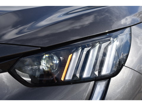 Peugeot 208 1.2 PureTech 131 pk GT-Line | Camera | Carplay | DAB | Stoelverwarming | Sfeerverlichting | Sportstoelen | Full LED