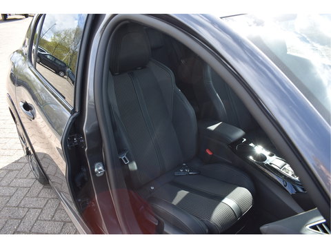 Peugeot 208 1.2 PureTech 131 pk GT-Line | Camera | Carplay | DAB | Stoelverwarming | Sfeerverlichting | Sportstoelen | Full LED