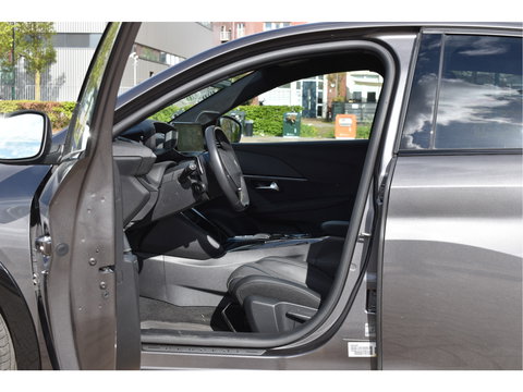 Peugeot 208 1.2 PureTech 131 pk GT-Line | Camera | Carplay | DAB | Stoelverwarming | Sfeerverlichting | Sportstoelen | Full LED