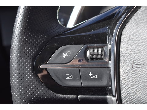 Peugeot 208 1.2 PureTech 131 pk GT-Line | Camera | Carplay | DAB | Stoelverwarming | Sfeerverlichting | Sportstoelen | Full LED