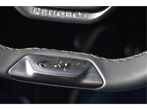 Peugeot 208 1.2 PureTech 131 pk GT-Line | Camera | Carplay | DAB | Stoelverwarming | Sfeerverlichting | Sportstoelen | Full LED