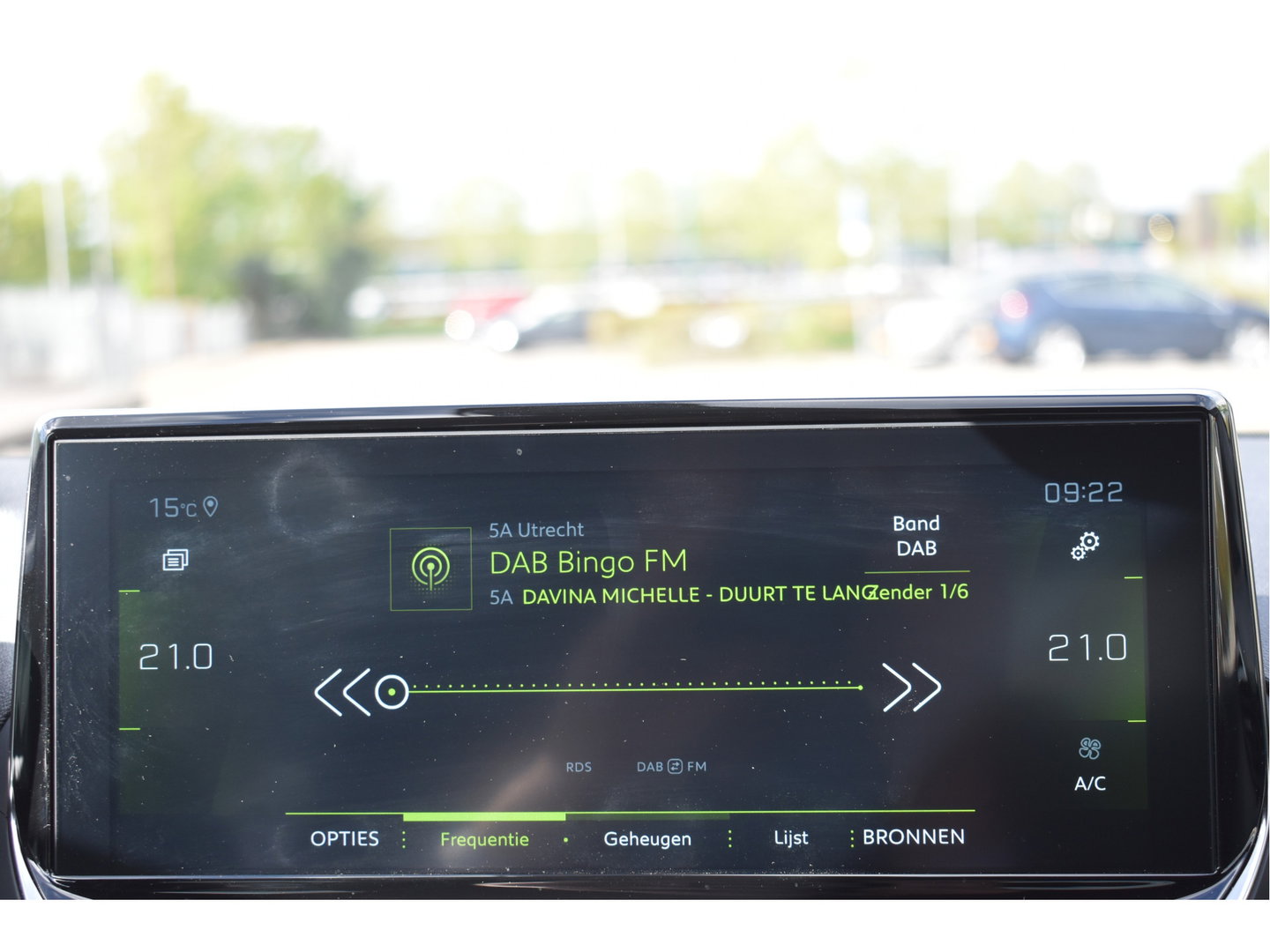 Peugeot 208 1.2 PureTech 131 pk GT-Line | Camera | Carplay | DAB | Stoelverwarming | Sfeerverlichting | Sportstoelen | Full LED