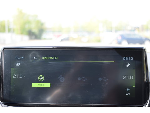 Peugeot 208 1.2 PureTech 131 pk GT-Line | Camera | Carplay | DAB | Stoelverwarming | Sfeerverlichting | Sportstoelen | Full LED