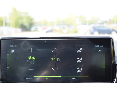 Peugeot 208 1.2 PureTech 131 pk GT-Line | Camera | Carplay | DAB | Stoelverwarming | Sfeerverlichting | Sportstoelen | Full LED