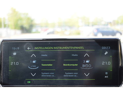 Peugeot 208 1.2 PureTech 131 pk GT-Line | Camera | Carplay | DAB | Stoelverwarming | Sfeerverlichting | Sportstoelen | Full LED