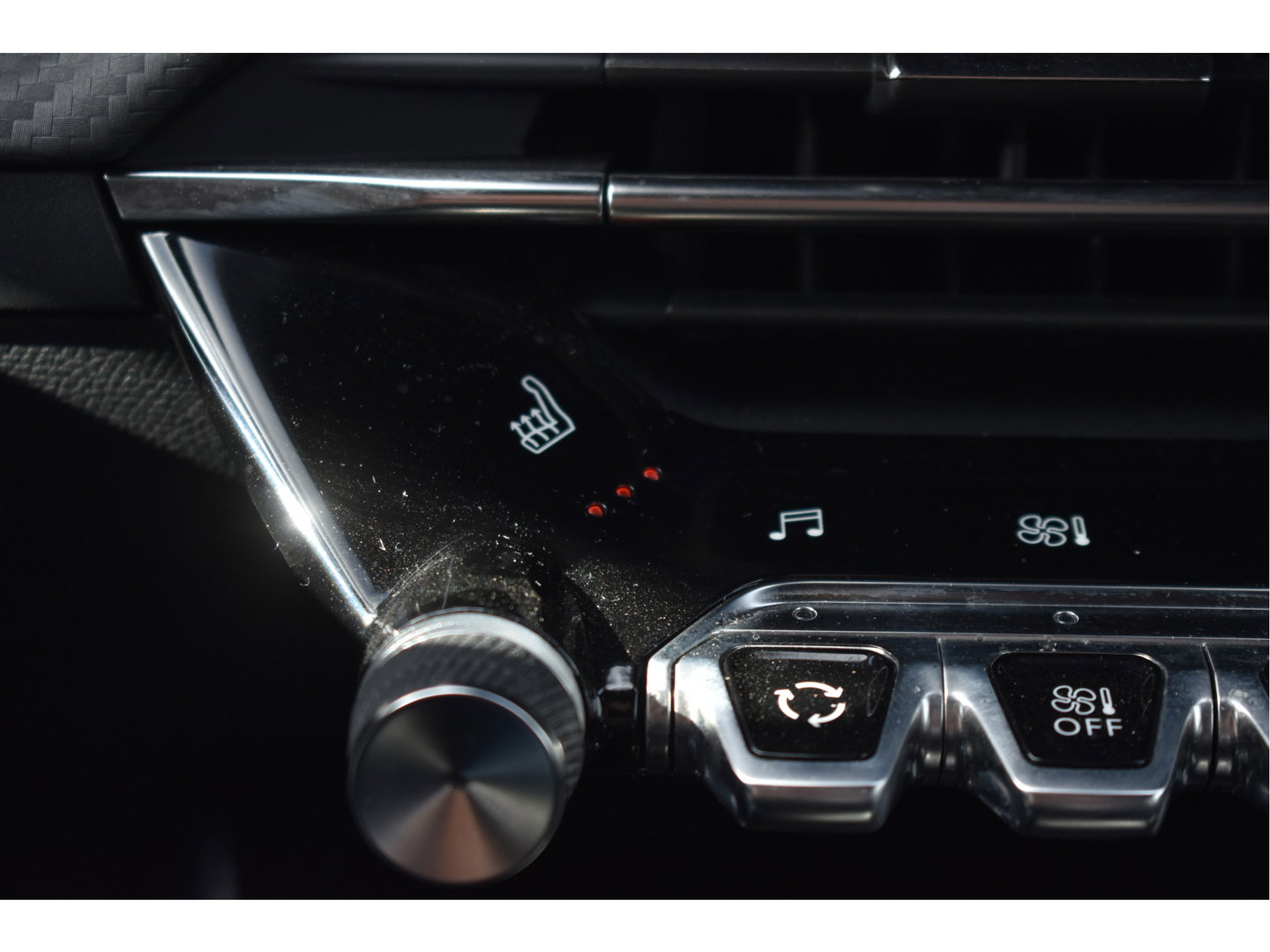 Peugeot 208 1.2 PureTech 131 pk GT-Line | Camera | Carplay | DAB | Stoelverwarming | Sfeerverlichting | Sportstoelen | Full LED