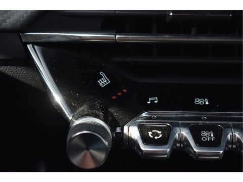 Peugeot 208 1.2 PureTech 131 pk GT-Line | Camera | Carplay | DAB | Stoelverwarming | Sfeerverlichting | Sportstoelen | Full LED